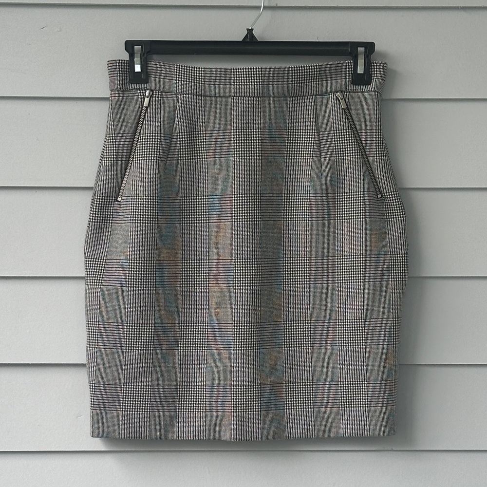 H&M Black and White Pencil Skirt with ZipperedPockets